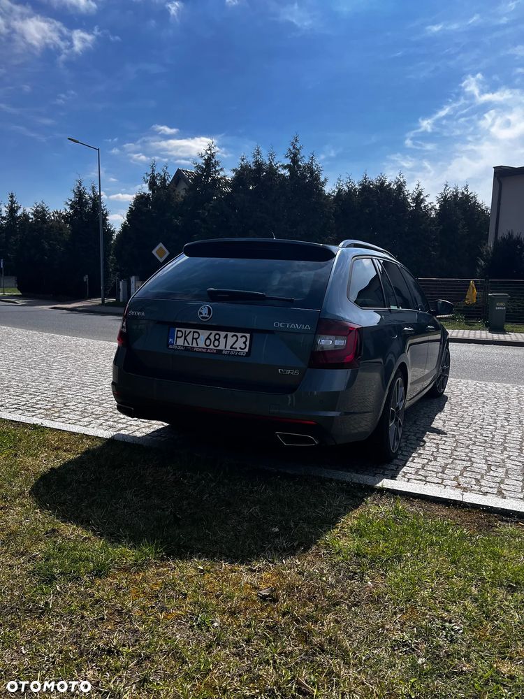 Skoda Octavia 2.0 TDI DSG RS - 29
