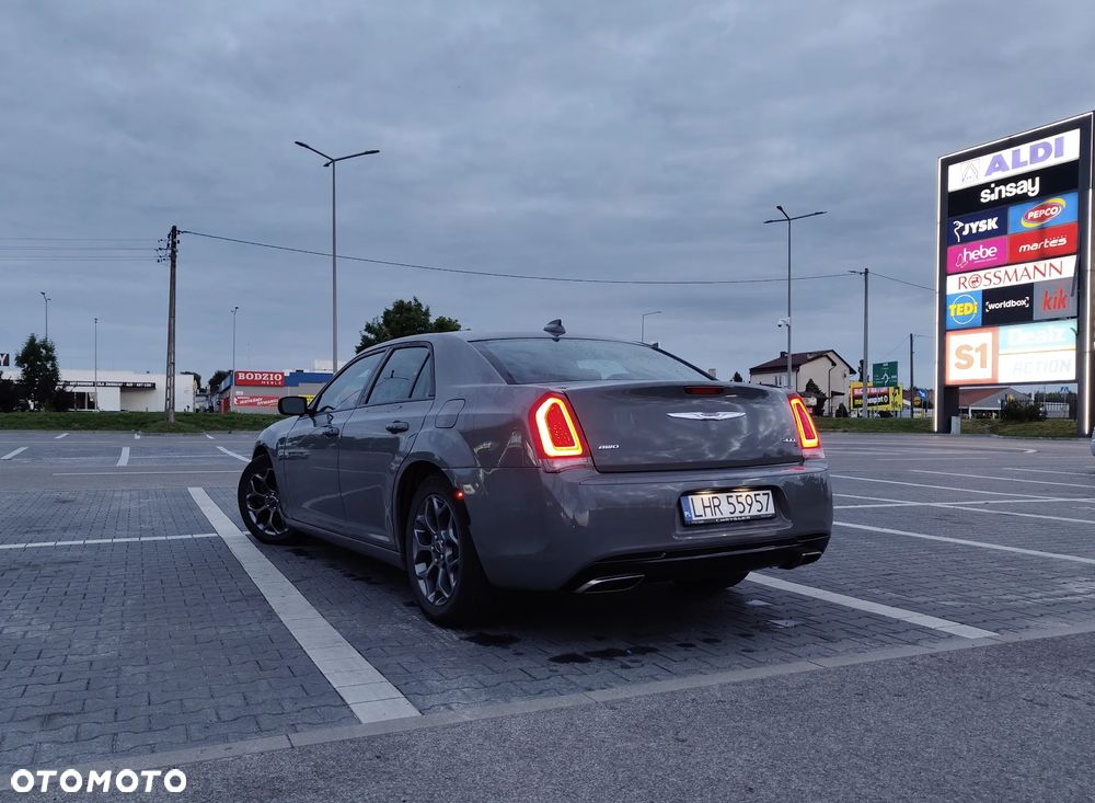 Chrysler 300s - 3