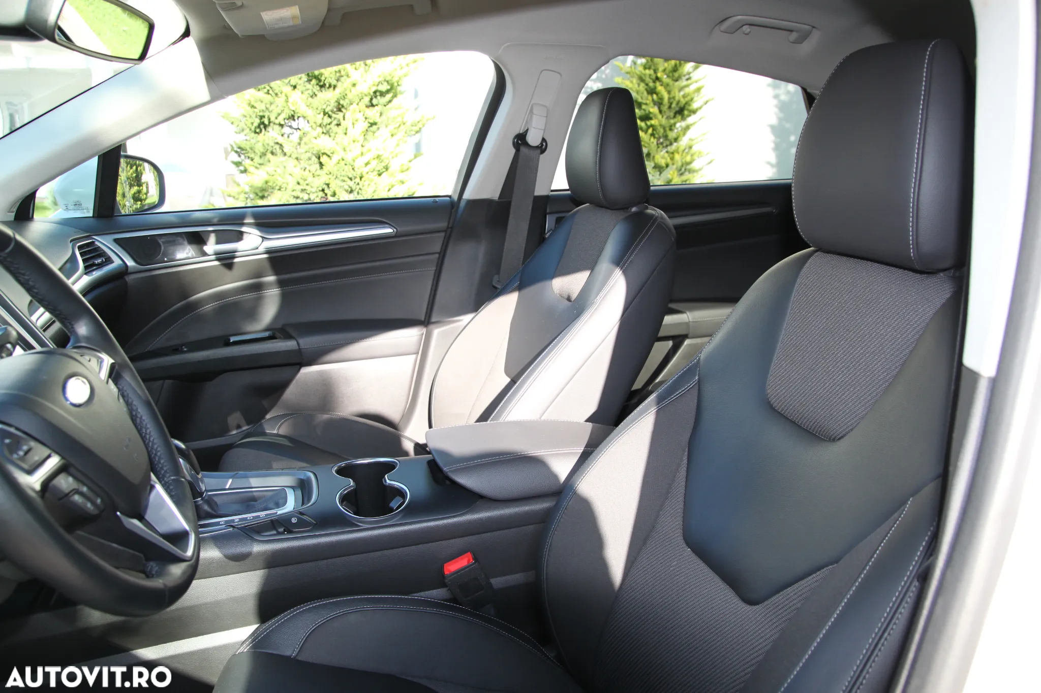 Ford Mondeo 2.0 TDCi Powershift ST Line High - 39
