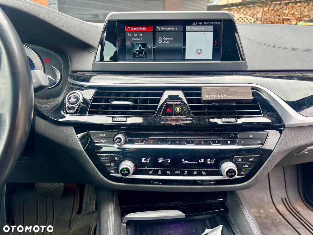 BMW Seria 5 520d Luxury Line sport - 37