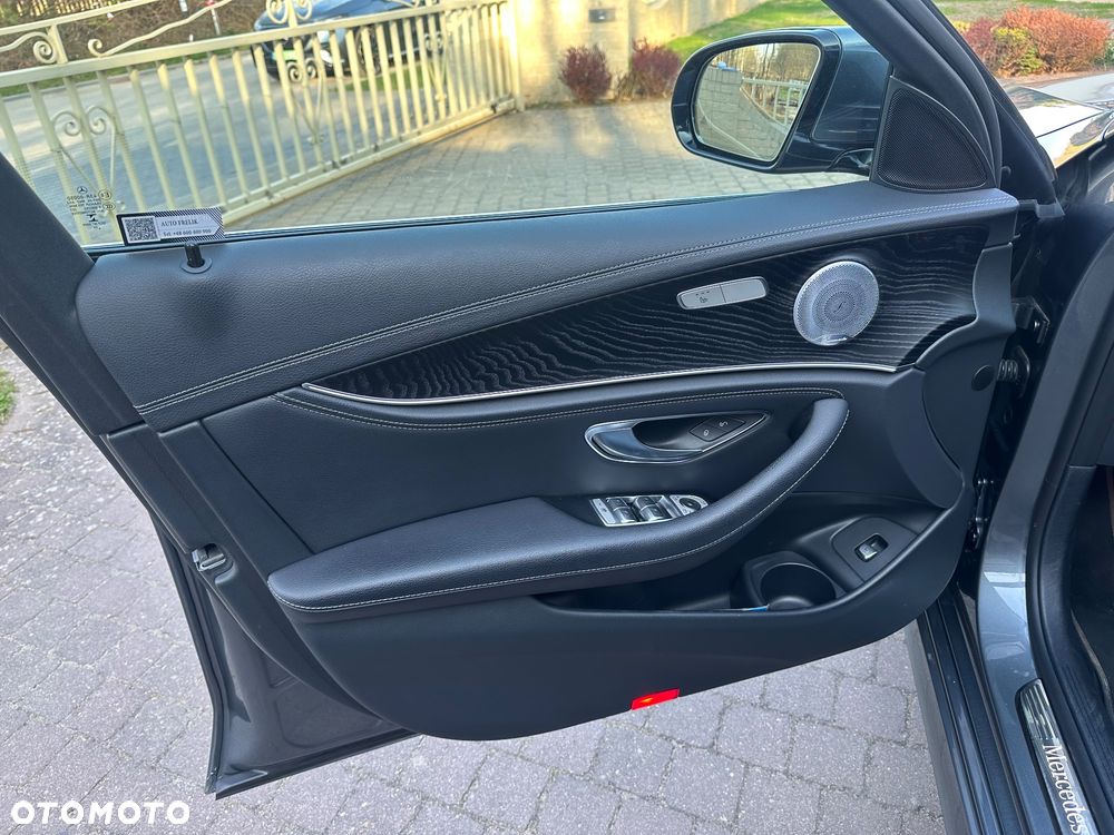 Mercedes-Benz Klasa E 200 4-Matic AMG - 12