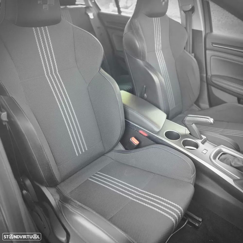 Renault Mégane Sport Tourer - 14