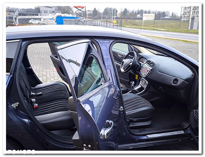 Lancia Delta 1.6 MJ Steel - 16