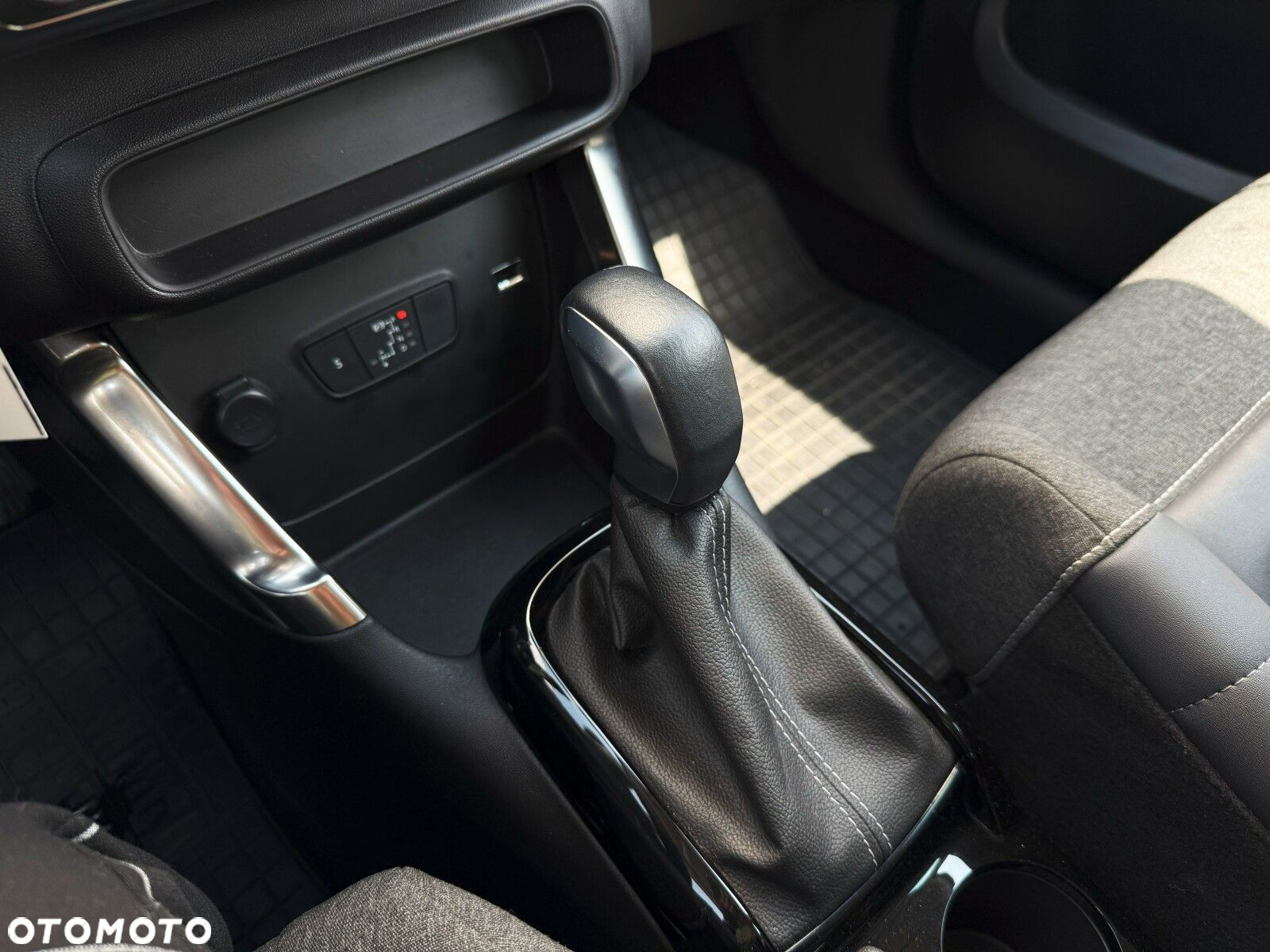 Citroën C3 Aircross 1.2 PureTech Shine Pack S&S EAT6 - 26
