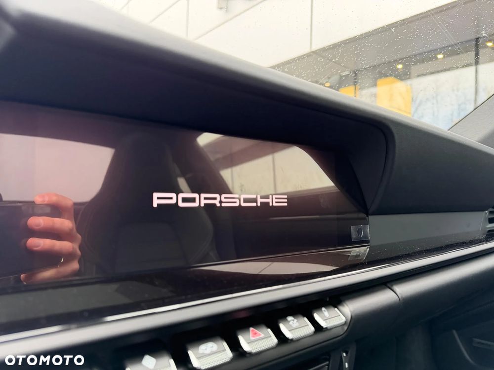 Porsche 911 Carrera - 27