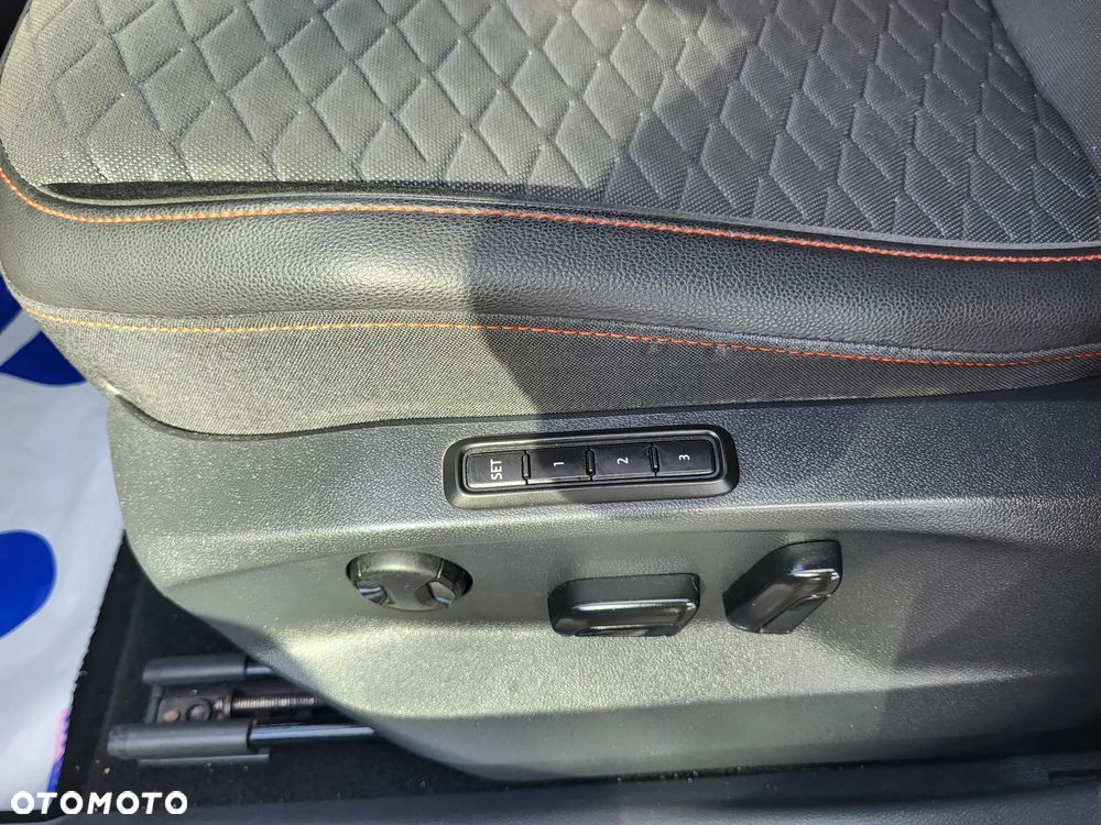 Seat Tarraco 2.0 TSI 4Drive DSG OPF FR - 10