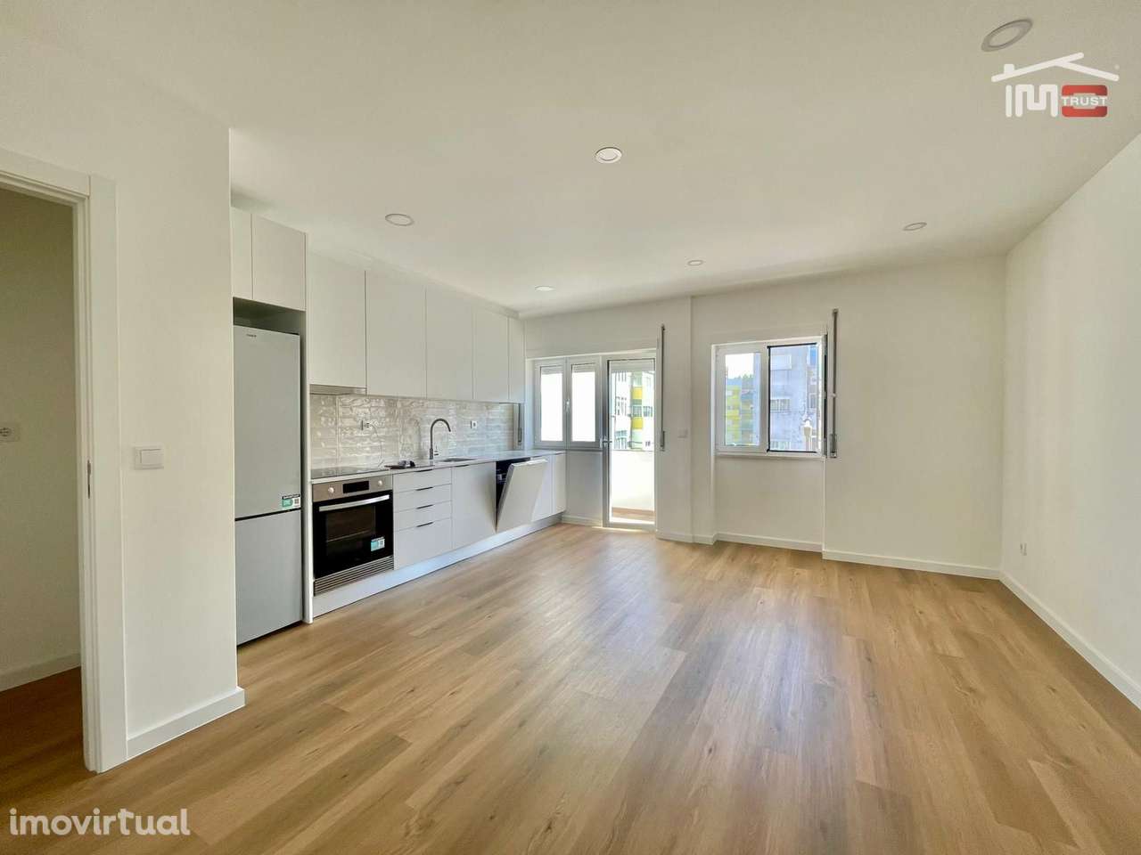 T1 Remodelado 2ºandar no Lavradio - Cozinha Equipada, Pereto de Com... - Grande imagem: 3/27