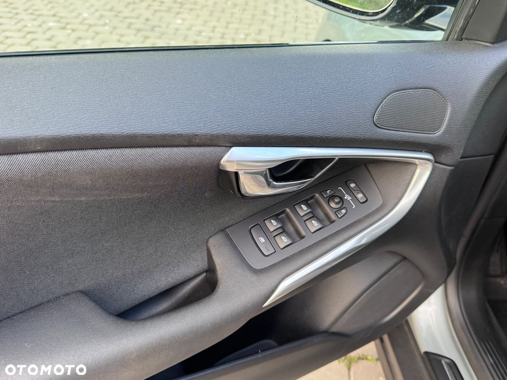 Volvo V40 D3 Inscription - 38