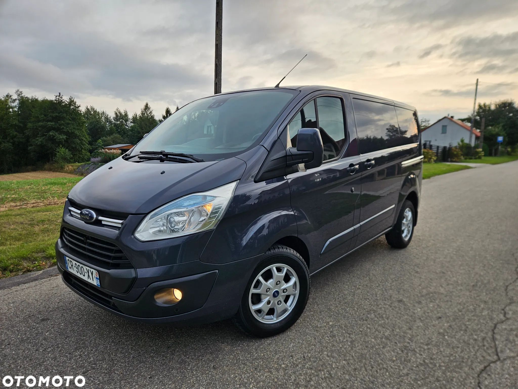 Ford TRANSIT CUSTOM - 1