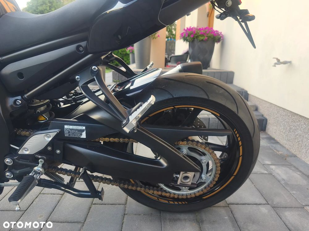Yamaha FZ8 - 18