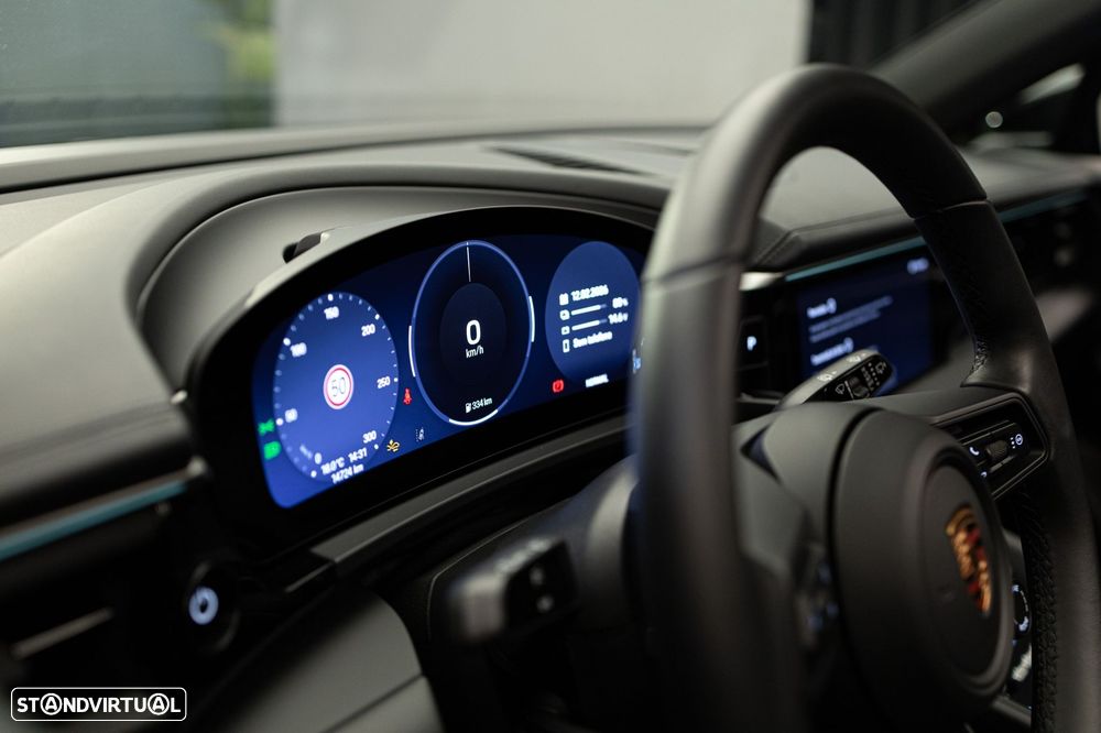 Porsche Macan Electric 4 - 36