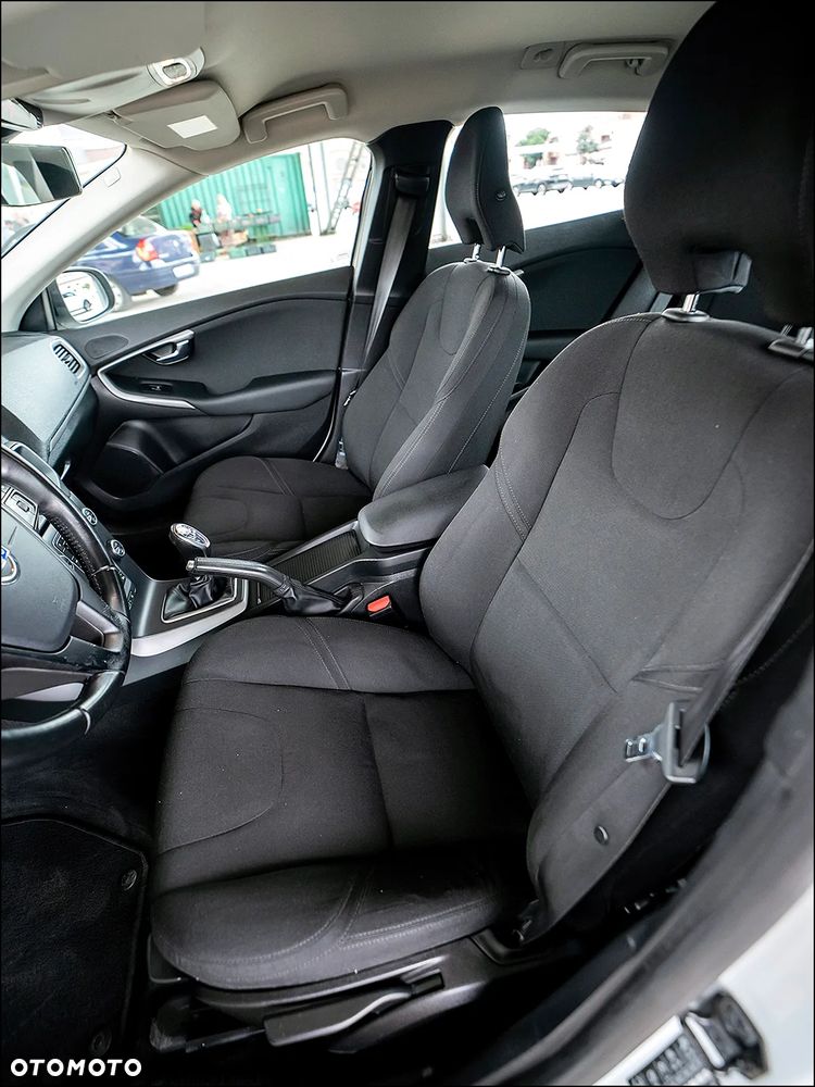 Volvo V40 Cross Country - 31