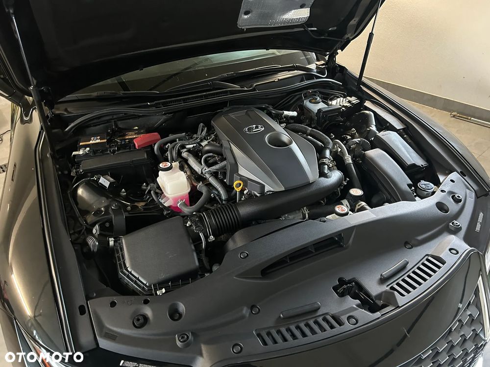 Lexus IS - 25