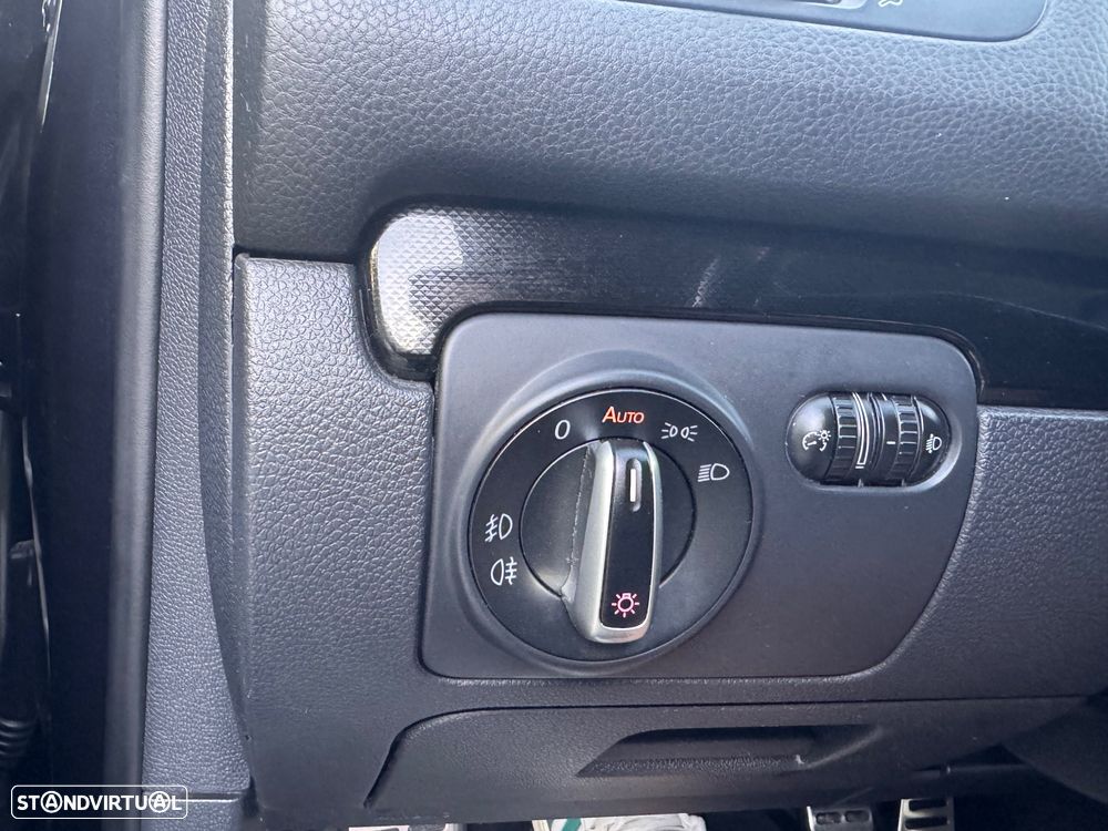 VW Golf 2.0 TDi Confortline - 12