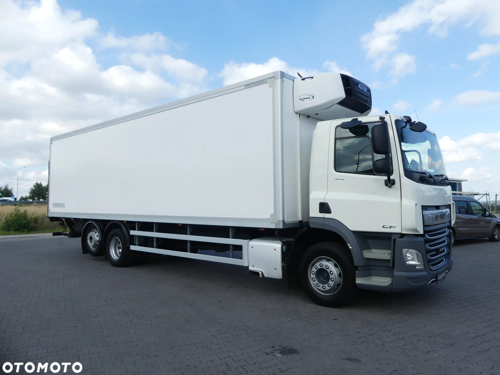 DAF CF 370 / 6x2 / CHŁODNIA 9.50 + WINDA / EURO 6 / - 12