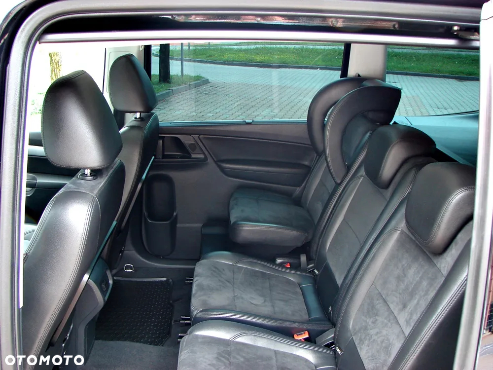 Volkswagen Sharan 2.0 TDI DSG BlueMotion Technology Highline - 22
