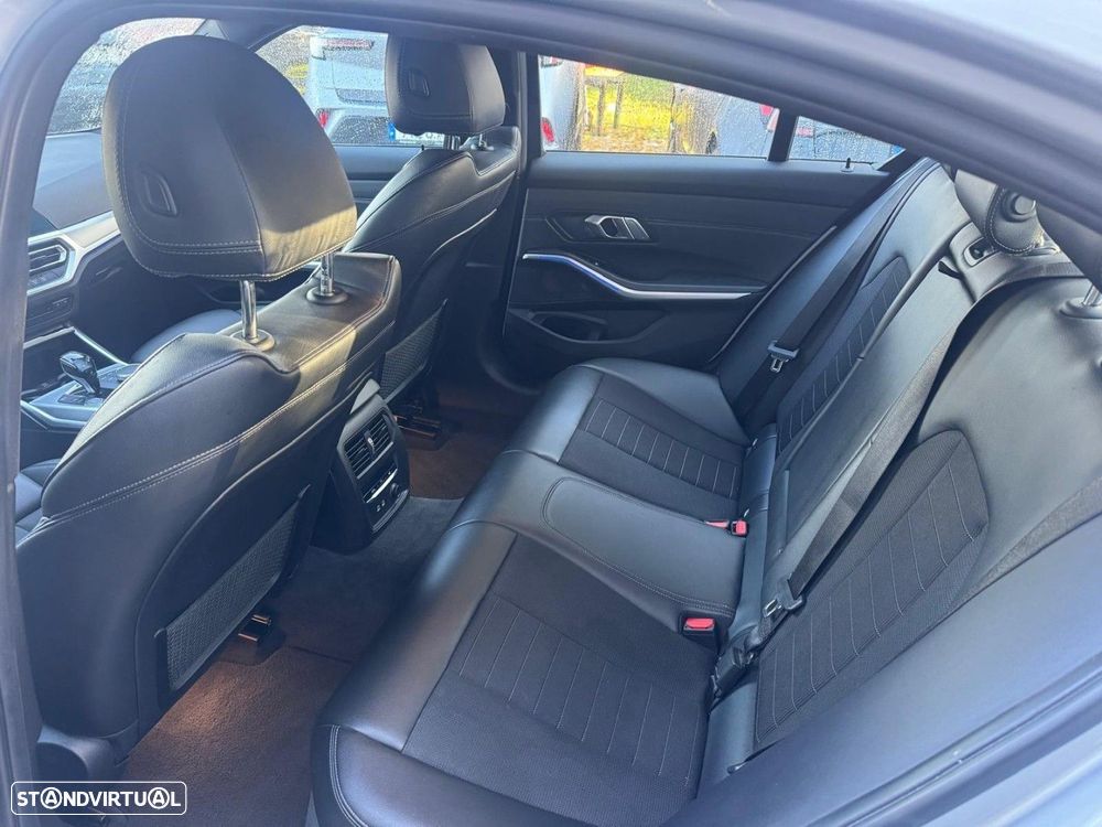 BMW 318 d Line Luxury Auto - 15