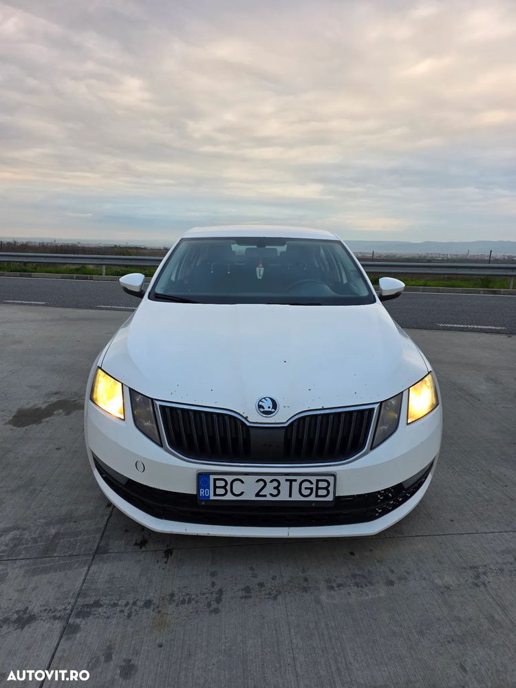 Skoda Octavia 1.6 TDI DSG Ambition - 1