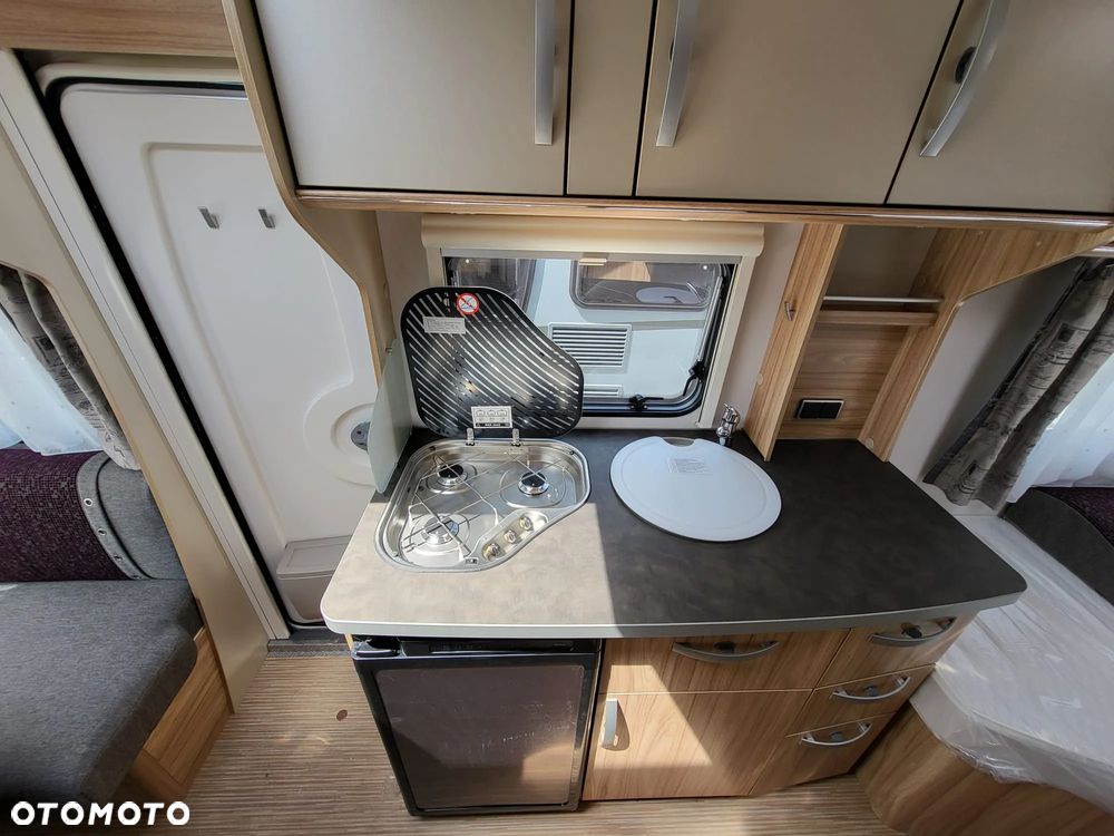 Hymer-Eriba Nova Light 442 - 6