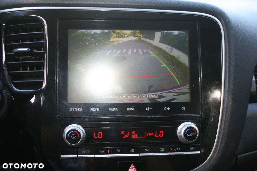 Mitsubishi Outlander 2.0 Intense 4WD CVT - 18