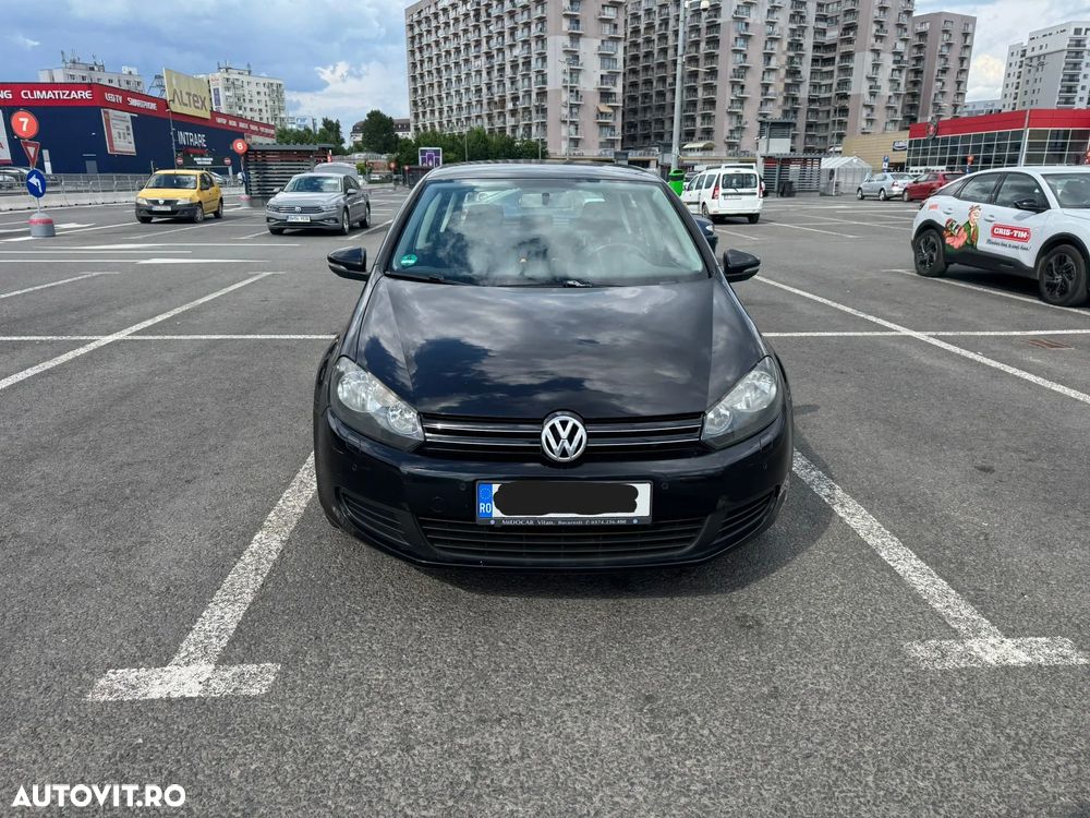 Volkswagen Golf - 1