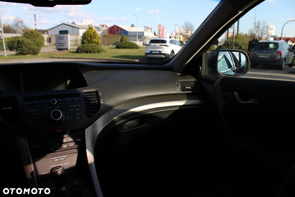 Honda Accord 2.0 Elegance Nav - 17