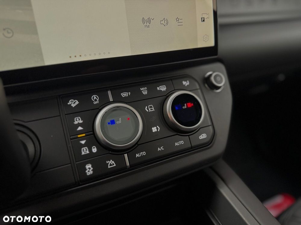 Land Rover Defender - 17