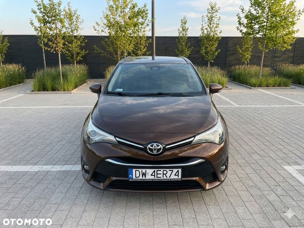 Toyota Avensis 1.8 Premium - 3