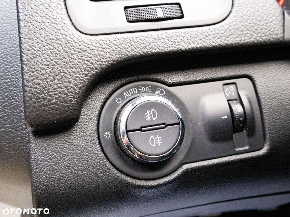 Opel Insignia 2.0 CDTI Cosmo S&S - 37