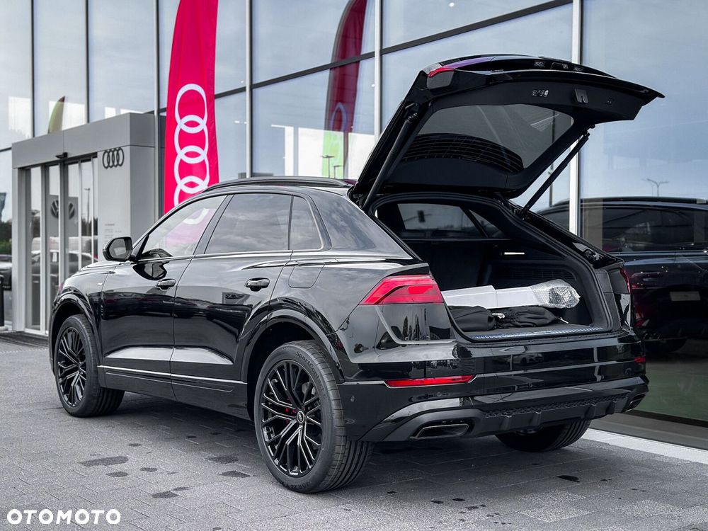 Audi Q8 - 8
