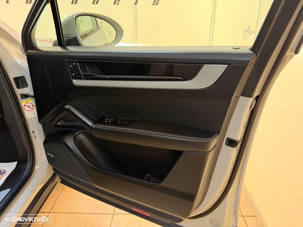 Porsche Cayenne Coupé S E-Hybrid - 56