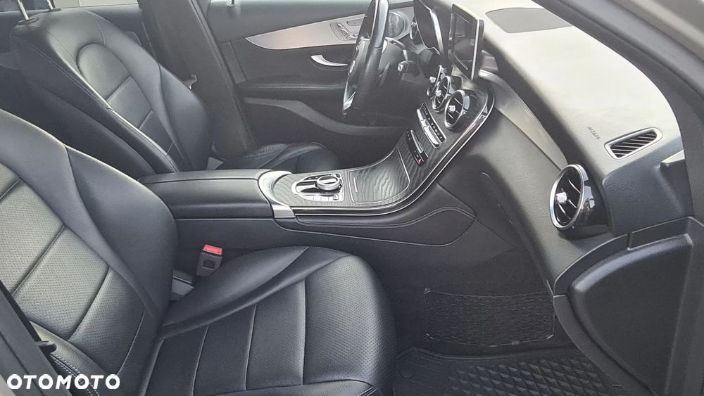 Mercedes-Benz GLC 300 4-Matic - 16