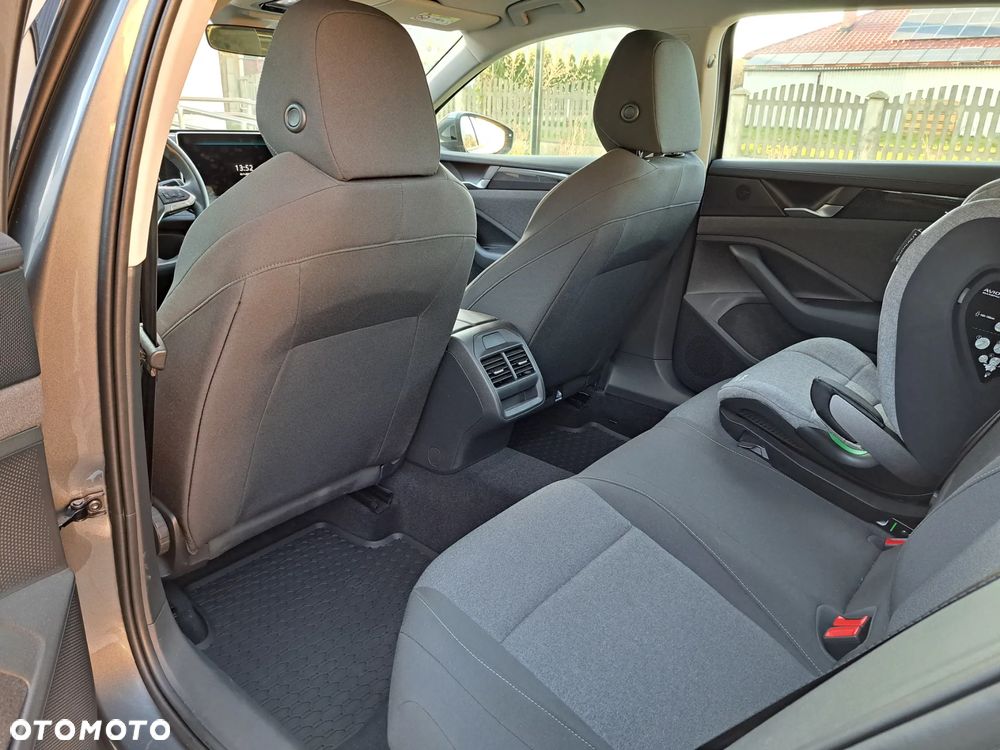 Volkswagen Passat Variant - 7