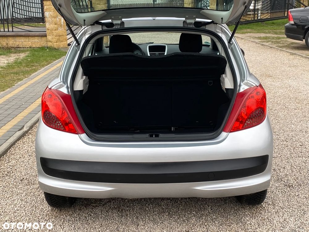 Peugeot 207 75 Urban Move - 17