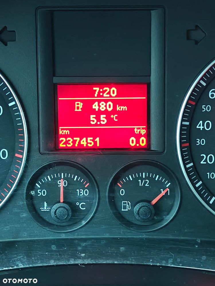 Volkswagen Jetta 1.6 FSI Trendline - 8