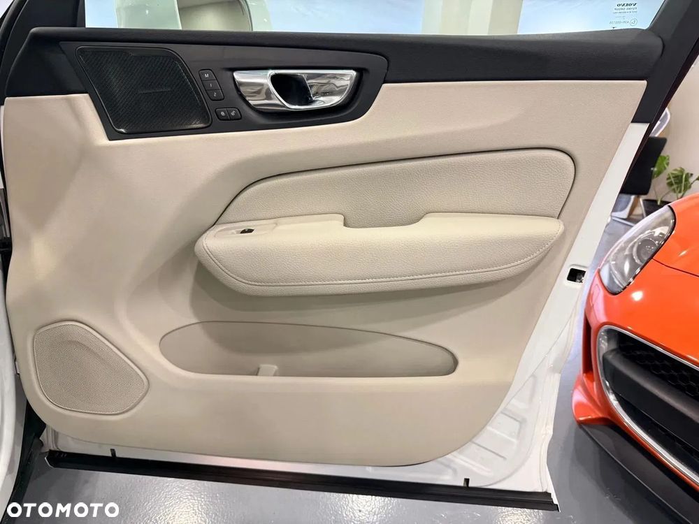 Volvo XC 60 T5 GPF AWD Inscription - 31