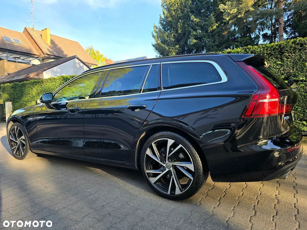 Volvo V60 B4 D Momentum Pro - 1