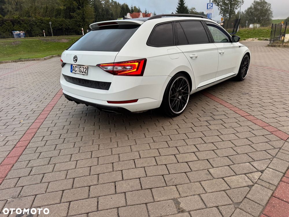 Skoda Superb Combi 2.0 TSI 4x4 DSG SportLine - 11