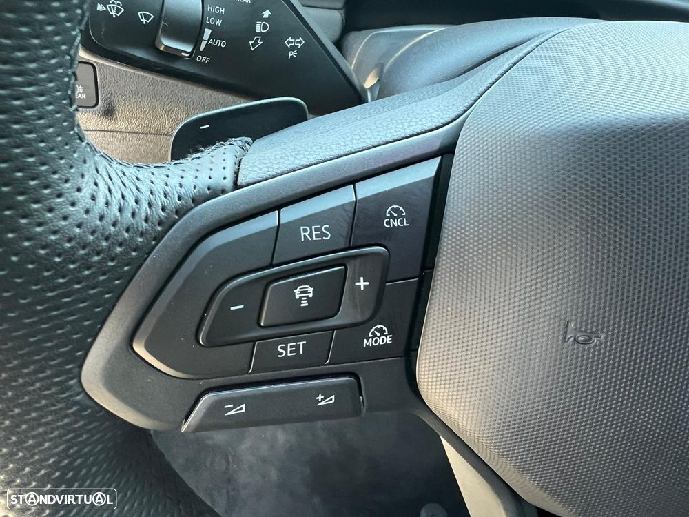VW T-Roc 1.5 eTSI R-Line DSG - 19