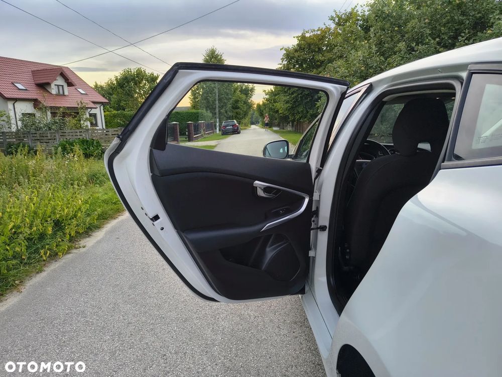 Volvo V40 D2 Summum - 12