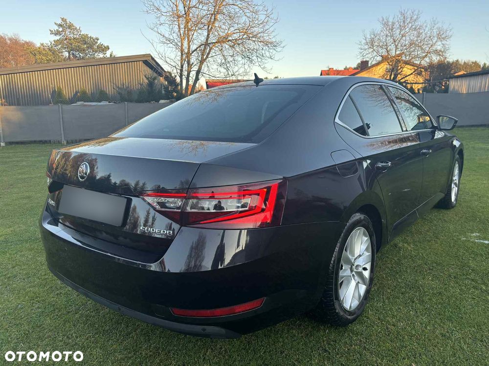 Skoda Superb 2.0 TDI Ambition - 12