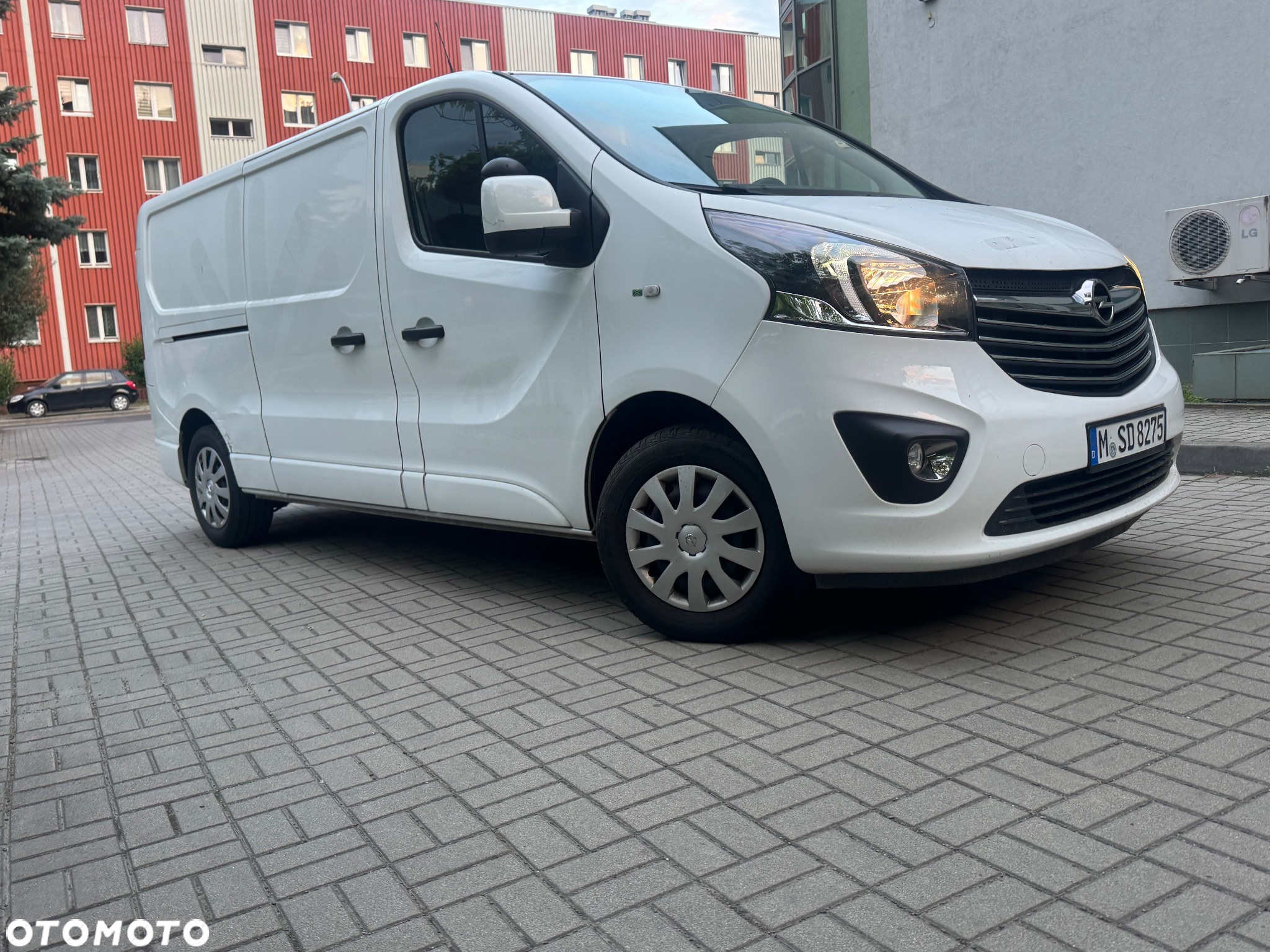 Opel Vivaro - 10