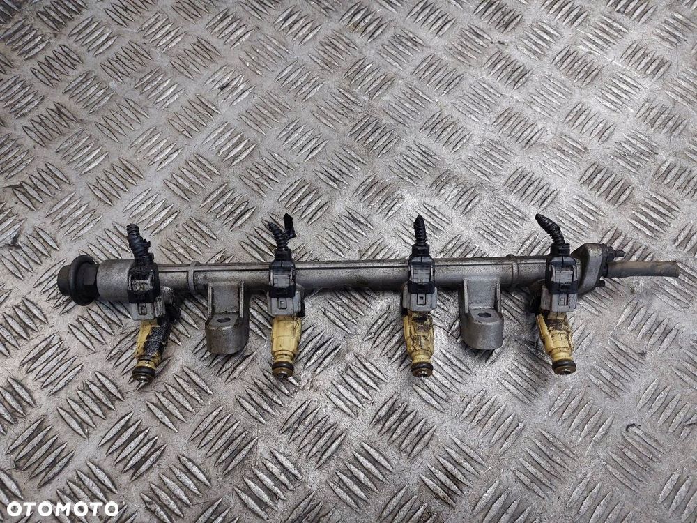 LISTWA WTRYSKOWA KIA SPORTAGE II 2.0 16V 35310-23600 9260930013 - 1