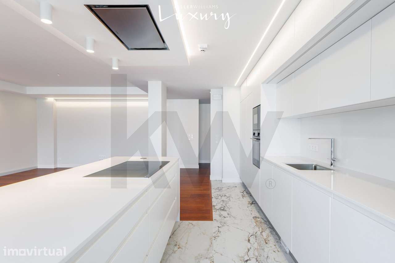 Penthouse T4 de Luxo em Almada | Escritório Privativo | 15 Minutos de - Grande imagem: 3/33