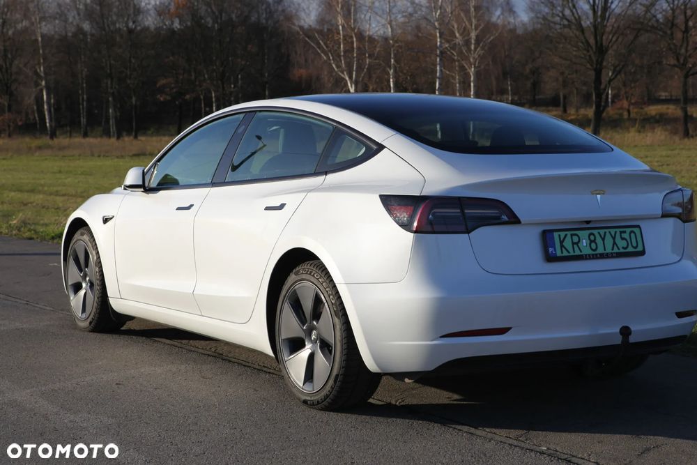 Tesla Model 3 - 8