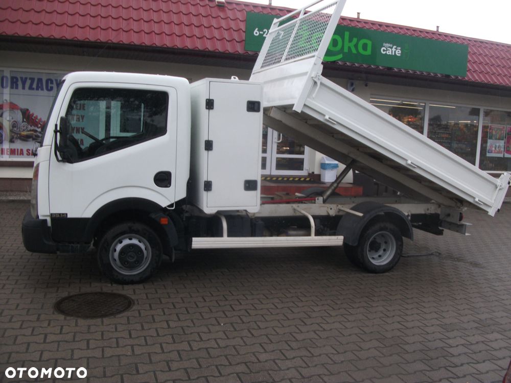 Nissan cabstar - 1