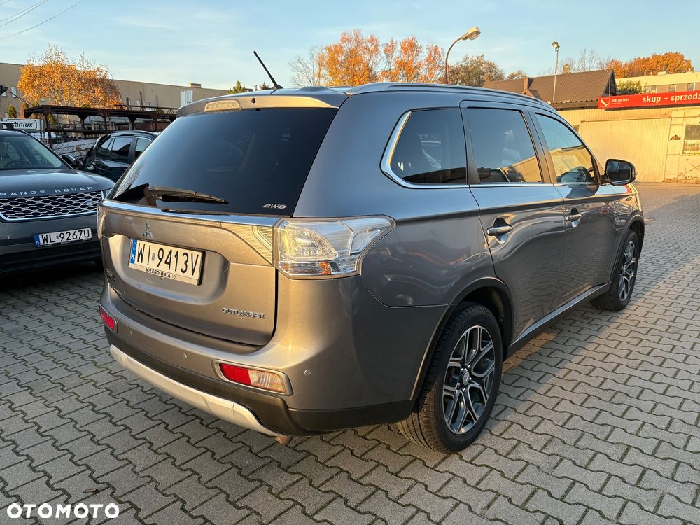 Mitsubishi Outlander 2.2 DID Intense + - 9