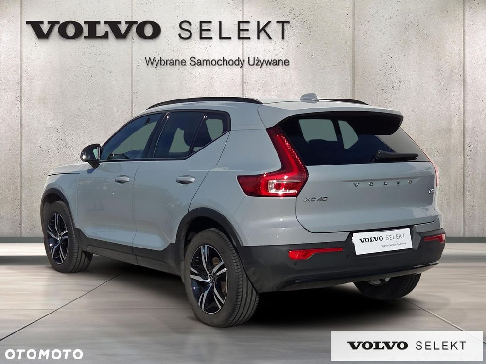 Volvo XC 40 B3 Plus Dark - 4