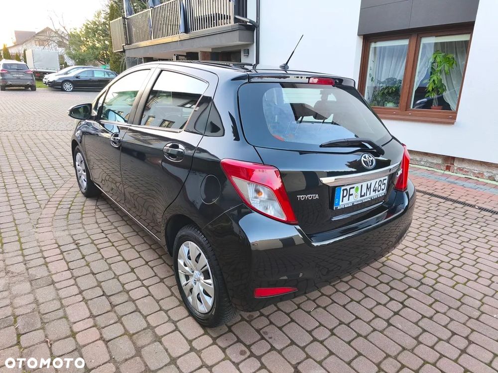 Toyota Yaris 1.33 VVT-i Executive - 11