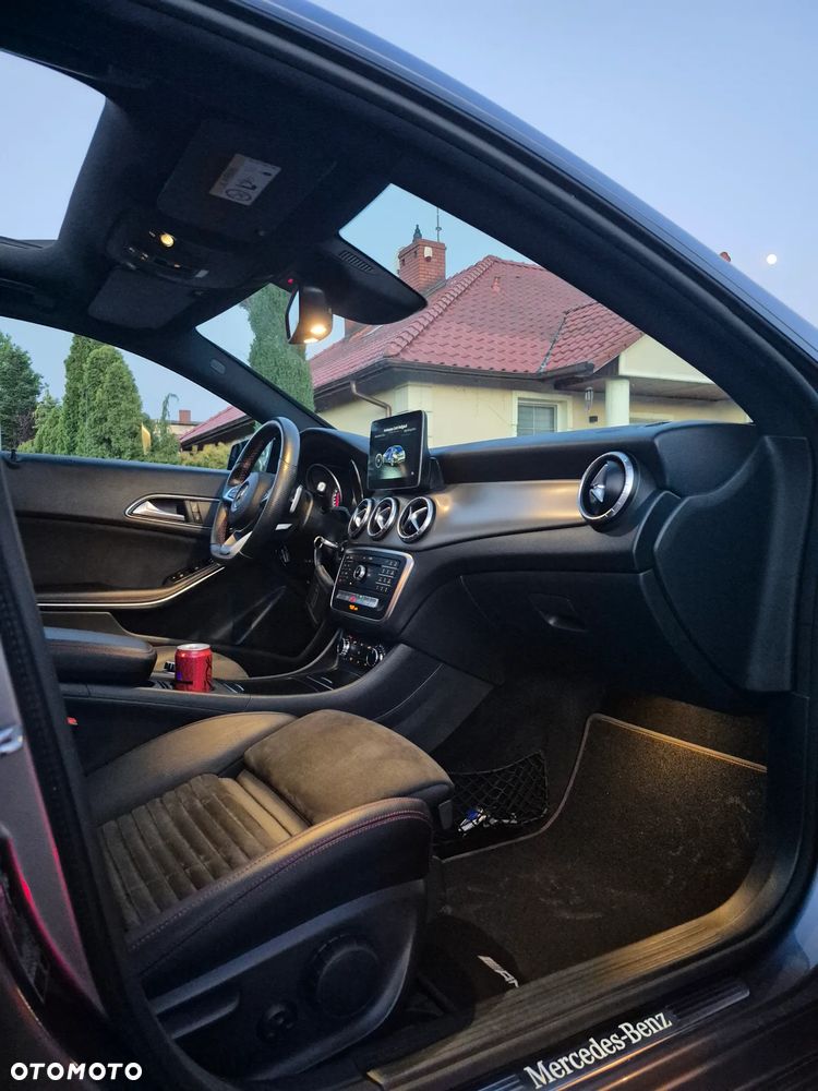 Mercedes-Benz CLA 200 7G-DCT AMG Line - 19